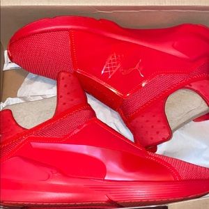 In Immaculate condition men puma shoe